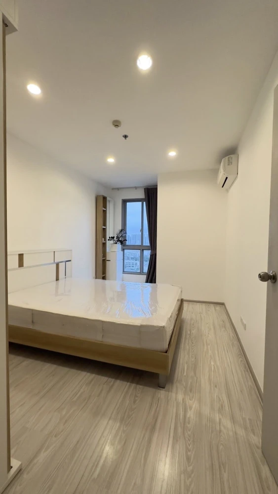 Condo for sale: Ideo Mobi Bangsue Grand Interchange. Ready to move in. Full amenities. Book now, don't miss out!
