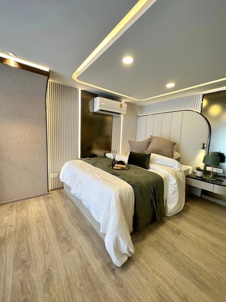Condo for sale: Origin Place Phetkasem. Nice unit, high floor, fully furnished. Book now before it's too late!