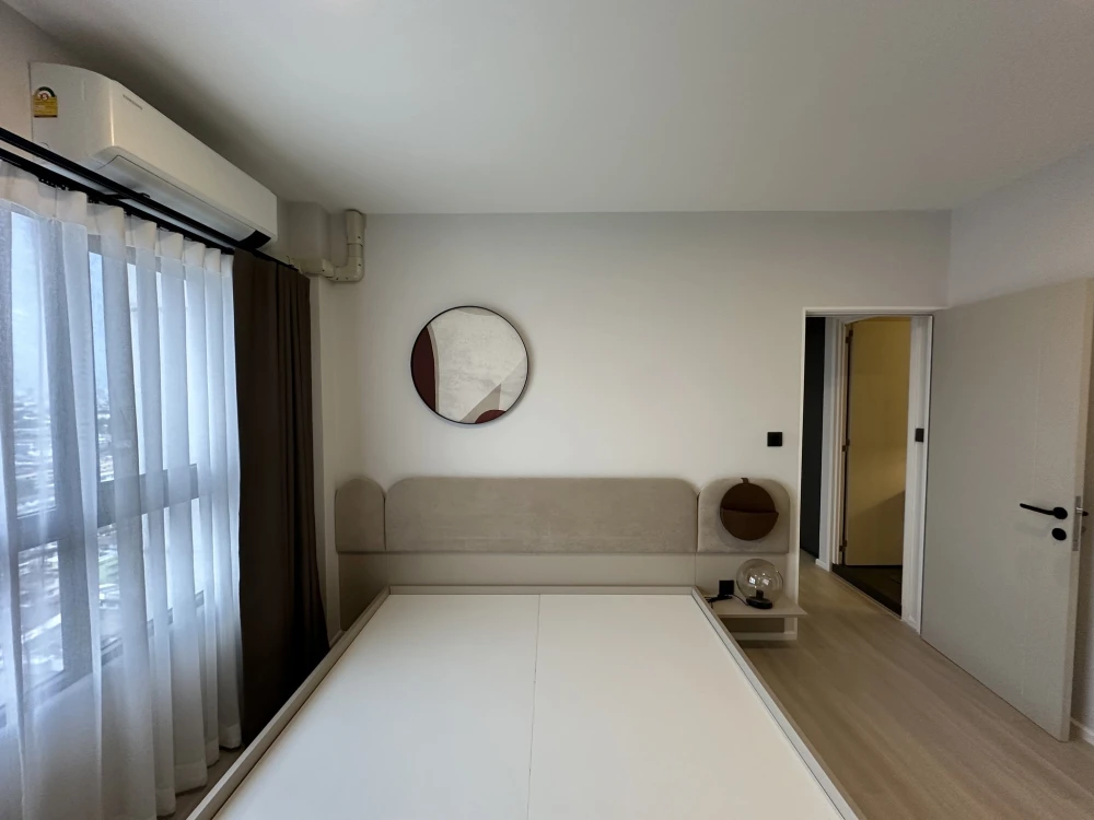 Condo for sale: The Key MRT Phetkasem 48, wide-fronted room, airy and comfortable feeling, peaceful and private, book now.