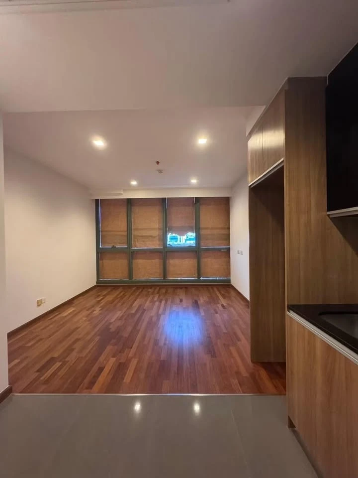 Condo for sale: Wish Signature Midtown Siam, corner room with a nice view to the north, spacious and comfortable, book now before you miss out!!