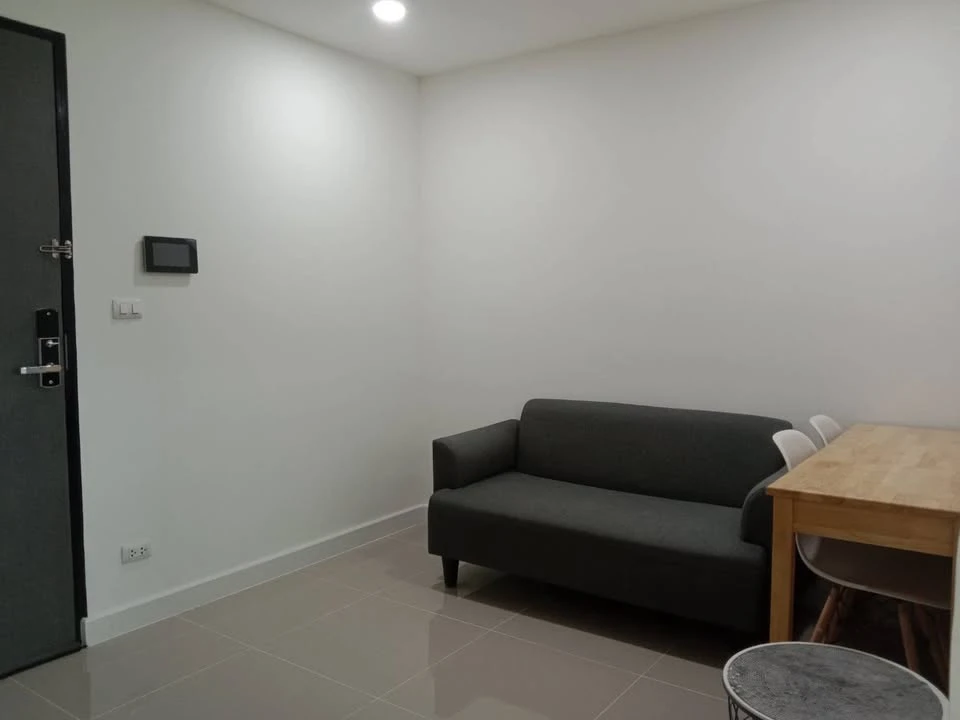 For sale: Chateau In Town at Charansanitwong 96/2, Building B, 8th floor, river view, tight security system, fully furnished, interested, reserve now.