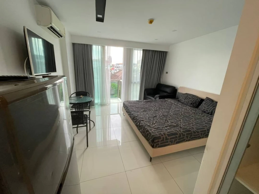 For sale: City Center Residence (Central Pattaya) Studio room, outside view, fully furnished, book now and you won't be disappointed.