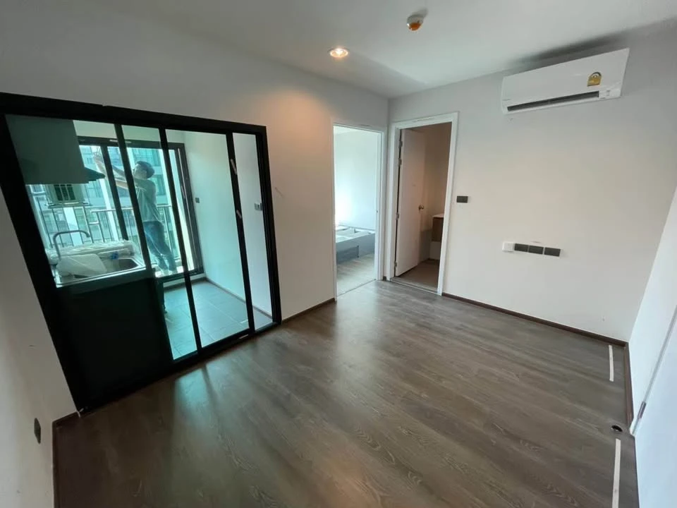 For sale: The Excel Ladprao-Sutthisan, beautiful room with furniture and appliances ready to use, very good location, book first, get it first.