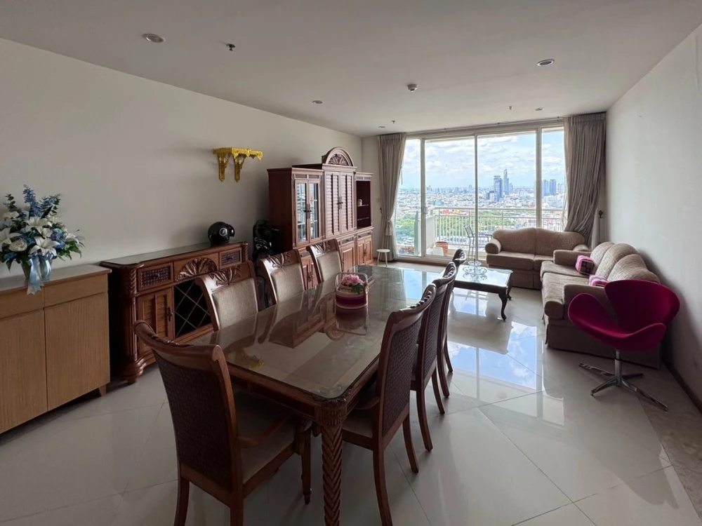 For sale: The Empire Place Sathorn, 2 bedrooms, fully furnished, nice to live in. If interested, hurry and reserve now, don't delay.