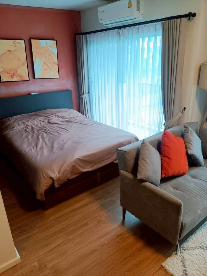 For sale: D Condo Bliss Sriracha, house number 35, garden view, 2nd floor, stylishly decorated. If you don't reserve, you'll miss out!