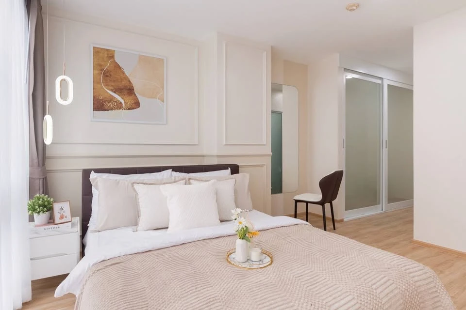 For sale, 65-storey, balcony, north facing, well decorated, fully furnished, must reserve this one.