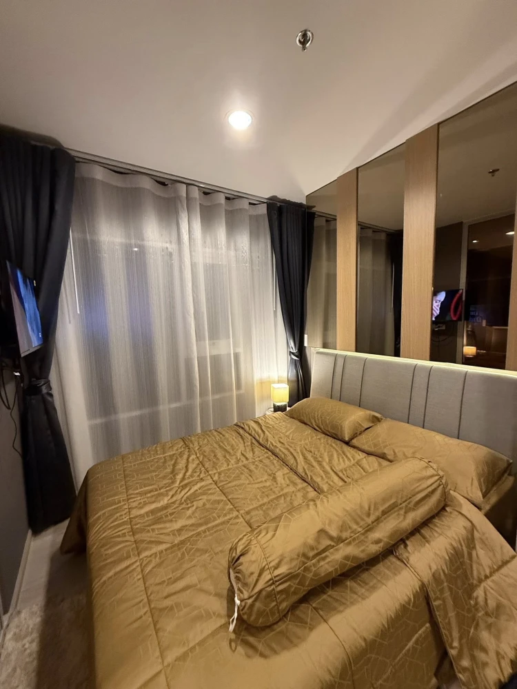 For sale: Niche Mono Ramkhamhaeng. Beautiful, high-end interior with stunning built-in furniture. Don't miss out!