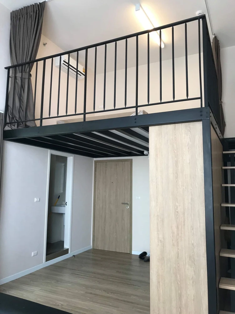 For sale: Blossom Condo at Fashion, beautiful room, ready to move in, large window view, 4.2 meters high, good soundproofing, hurry and book now.