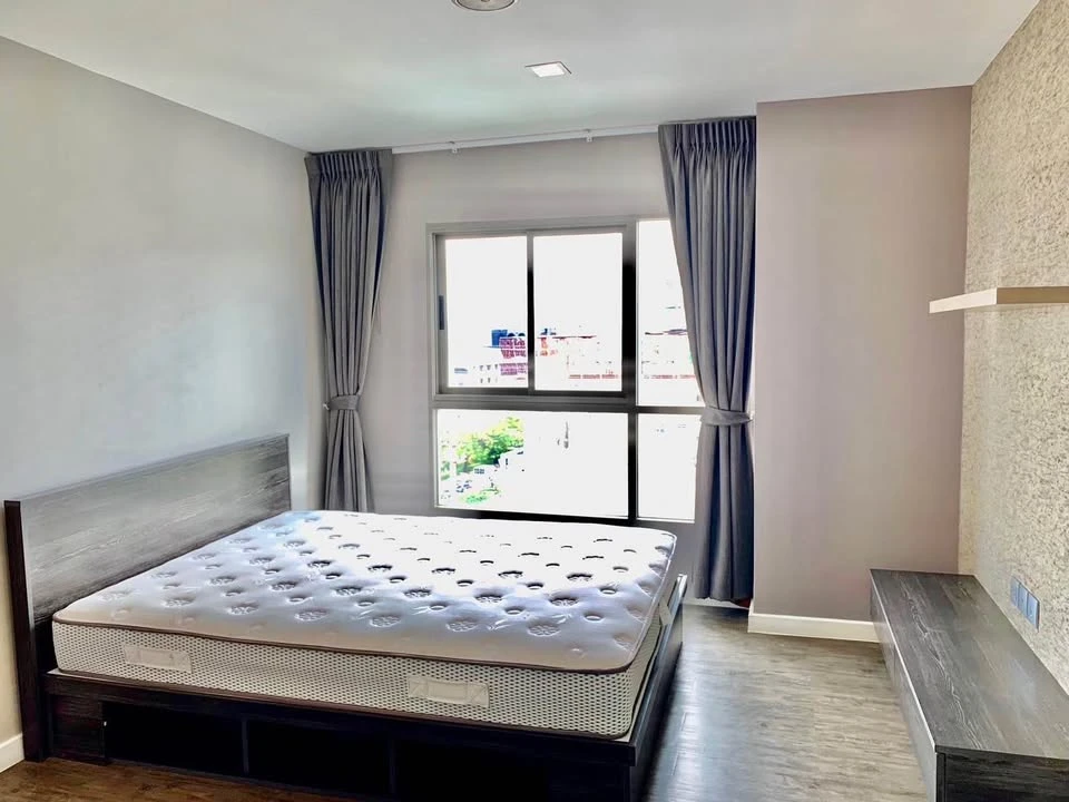 For sale: B Campus Prachachuen, every room has a good view, fully furnished, beautifully decorated with wallpaper, very attractive for booking.