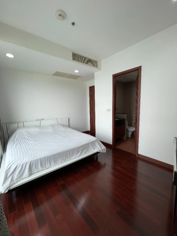 For sale: House, Ratchaprasong, 20th floor, corner room, fully furnished, book now, don't miss out.
