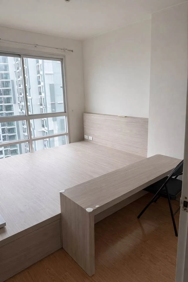 For sale or rent: U Delight @ Onnut Station condo, unfurnished unit, affordable price. Perfect for those who love decorating their own space.