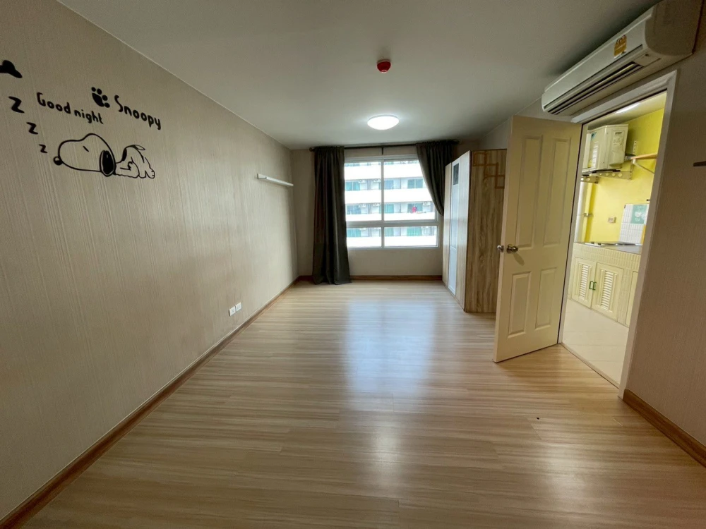 For sale: Plum Condo Phahon Yothin 89, empty room, clean, airy, people who like to decorate their rooms must not miss it.
