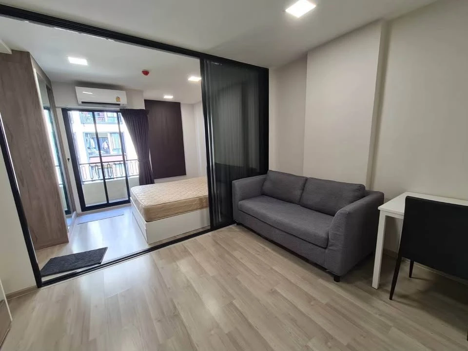 For sale: Plum Condo Saphan Mai Station, well-proportioned rooms, complete with electrical appliances, very attractive for booking.