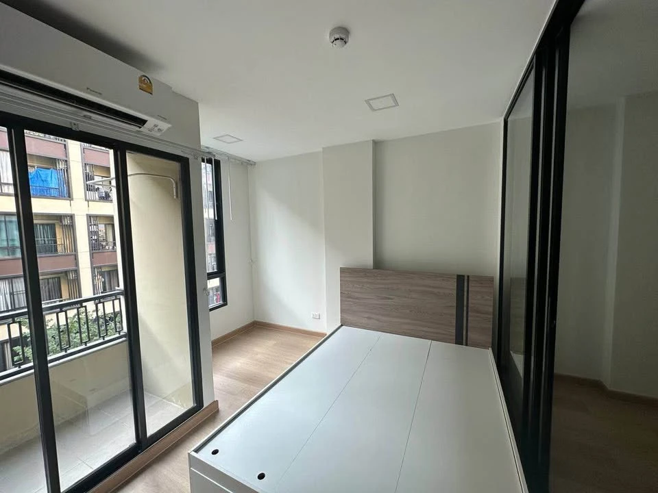Plum Condo Saphan Mai Station for sale, 5th floor, pool view, fully furnished with good quality basic furniture. Book now!
