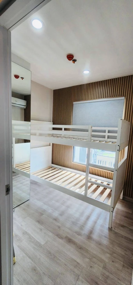 Plum Condo Central Station for sale. High floor unit, spacious and comfortable. Book now before it's too late!