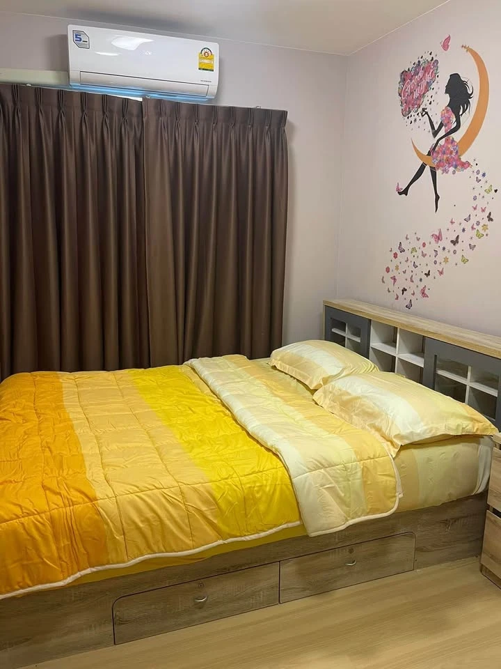 Plum Condo Chaengwattana Station Phase 3 for sale. Comes with tons of freebies! Don't just look, book now!