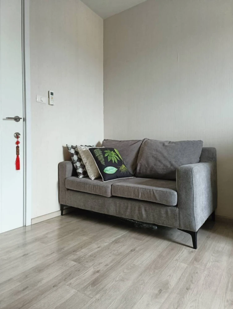 For sale: Plum Condo Central Station, 32nd floor, city view, no sun, great price, come and own it now!