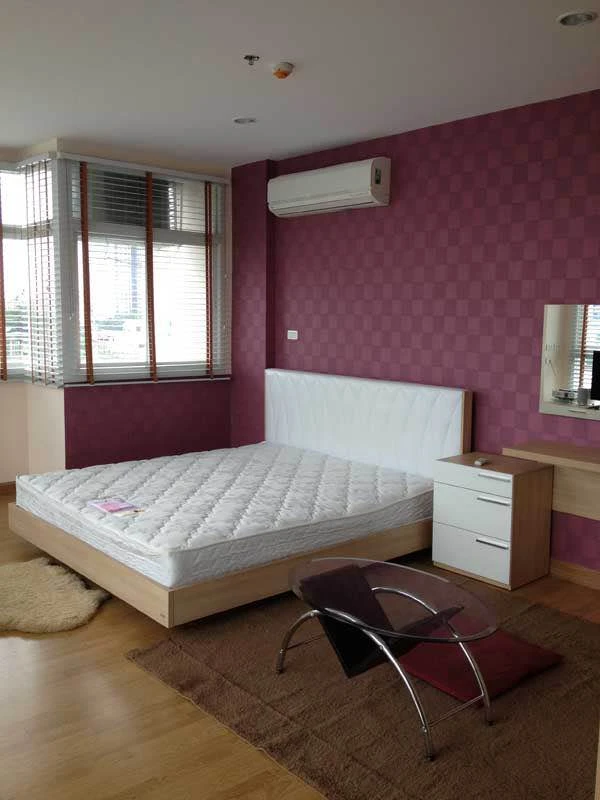 For sale: PG Rama 9 Condominium, 7th floor, corner room, quiet, high privacy, with windows on 2 sides. This type must be reserved.