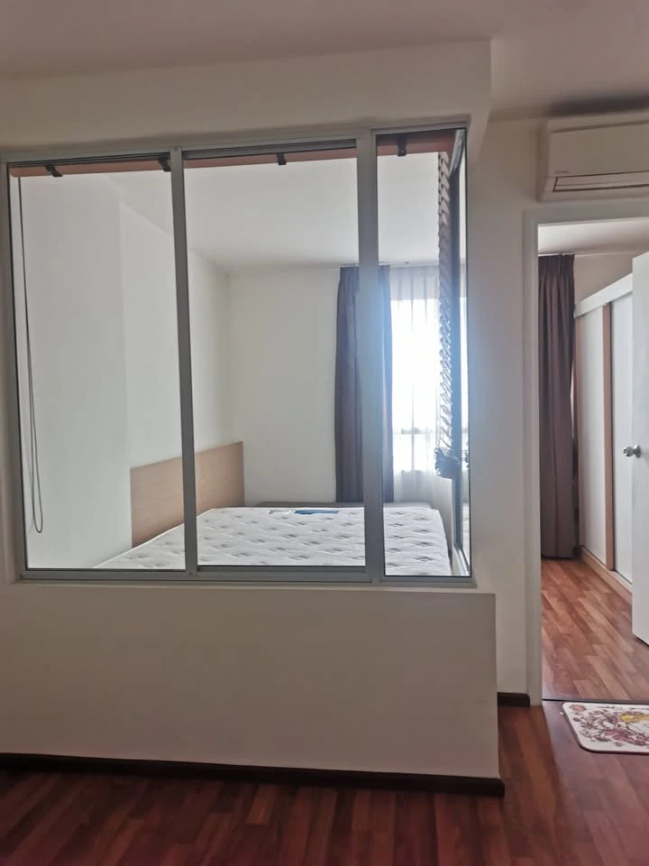 For sale: U Vibha-Ladprao. Looking for a condo in the heart of the city with multiple access points? A million-dollar view. 8th floor, open view. This