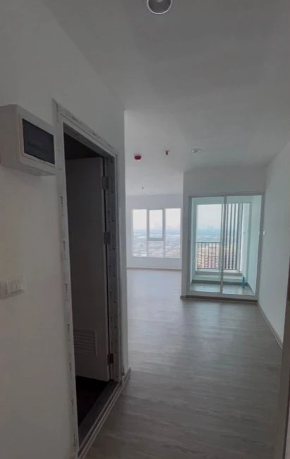 For sale: Regent Home Bangna, corner unit. Quiet and private, not crowded, with Chao Phraya River view. Grab it now!