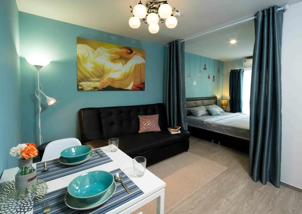 For sale: Regent Home Sukhumvit 97/1. Very good room proportions. Separate kitchen on balcony. Young people building themselves up..comfortable living