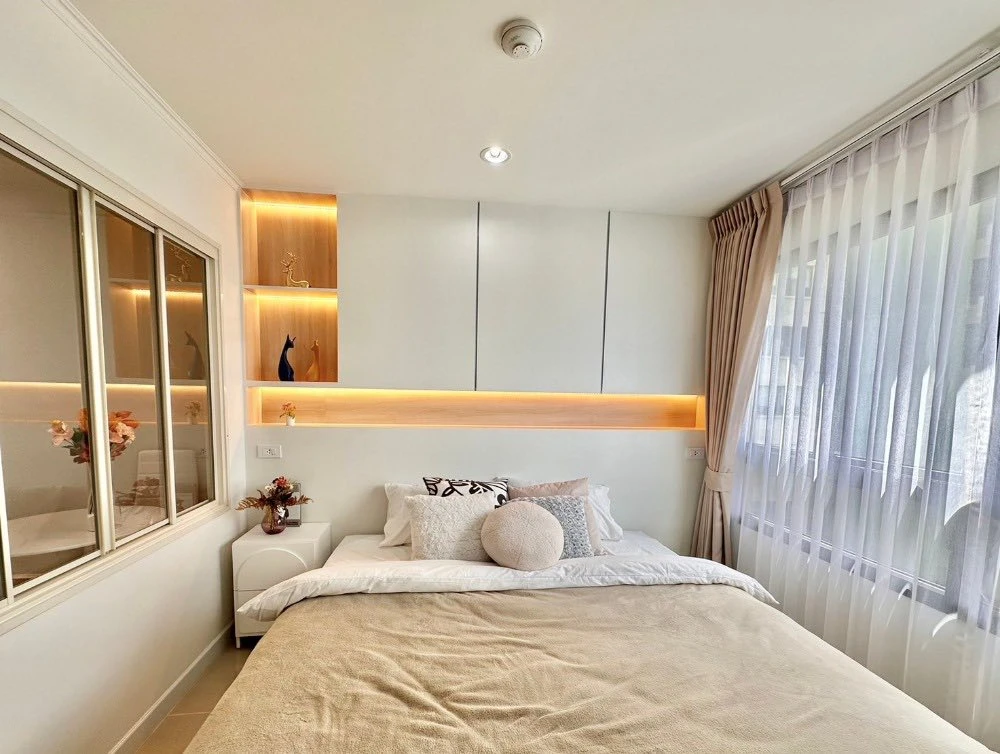 For sale: Lumpini Place Ratchada - Tha Phra, spacious room, comfortable, fully furnished, ready to move in, book now, don't miss out!!