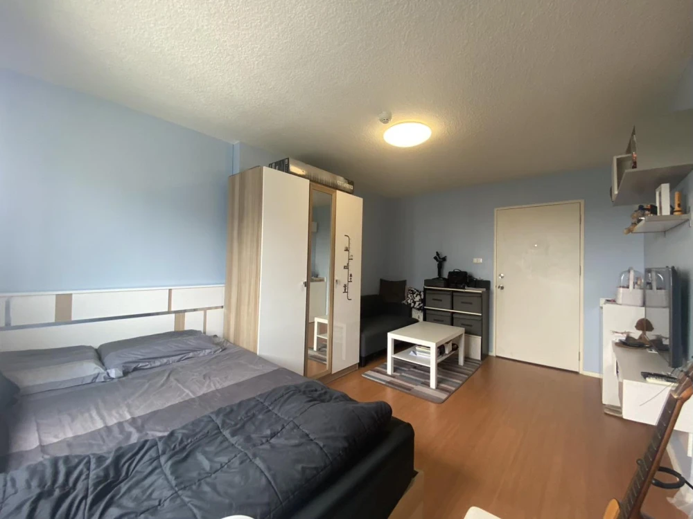 For sale: Lumpini Condo Town, Romklao-Suvarnabhumi, 5th floor, fully furnished, nice to live in. If you don't reserve, you'll really miss out.