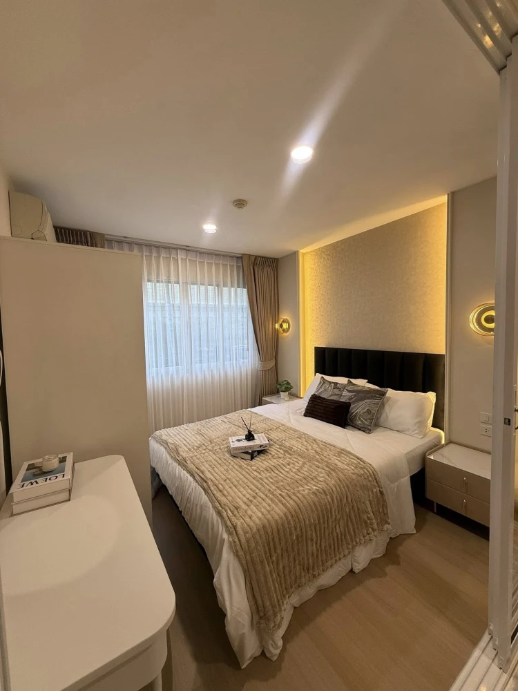 For sale: Lumpini Town Bodindecha-Ramkhamhaeng. Modern Minimalist style decoration with warm, comfortable tones. Separate bedrooms. Fully furnished, r