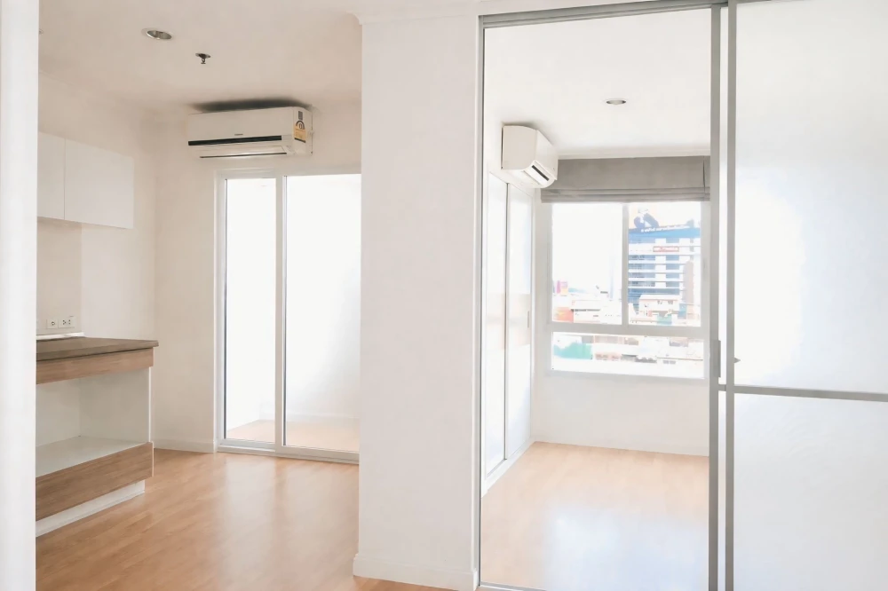 For sale: Lumpini Park Pinklao, 28 sq.m., 7th floor, unfurnished, clean, bright and airy. Book now!