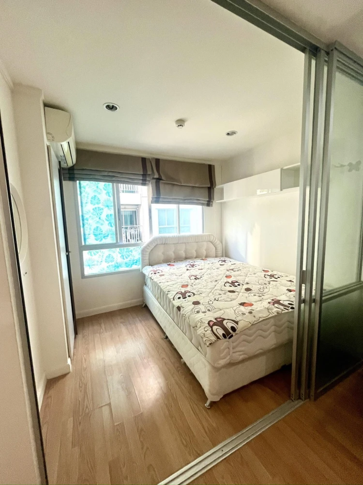 For sale: Lumpini Ville Phatthanakan-Phetchaburi New Road, Building B1, 4th floor. Fully furnished with appliances. Just bring your personal belonging