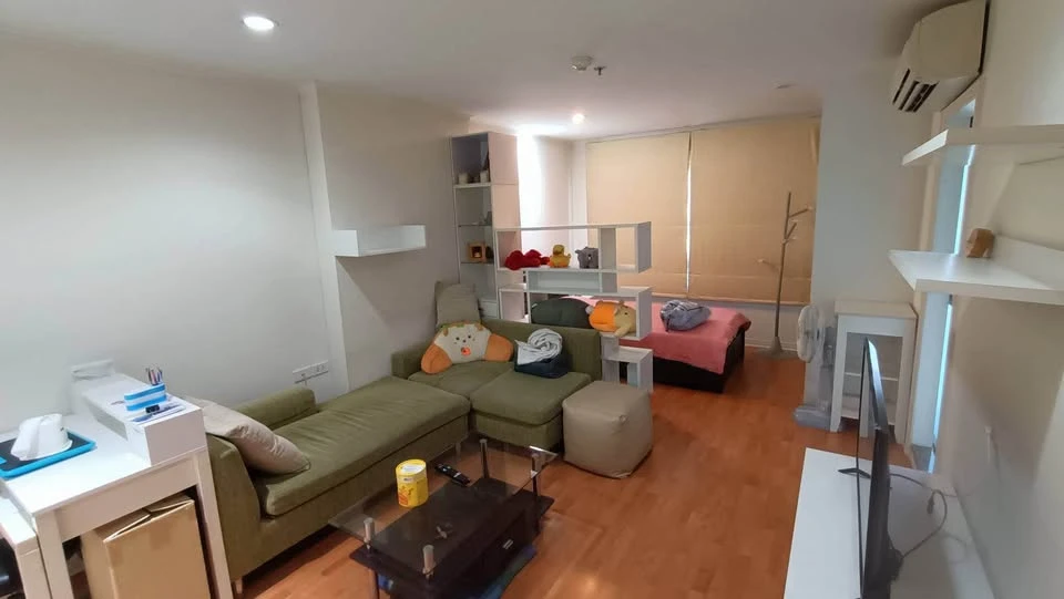 For sale: Lumpini Ville Ramkhamhaeng 44, 11th floor, with good light-blocking curtains, complete with amenities, move in now, don't hesitate.