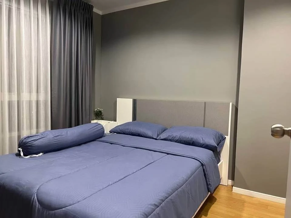 For sale: Lumpini Place Srinakarin-Hua Mak Station, Building B, 14th floor, complete with electrical appliances, fully furnished, very attractive.