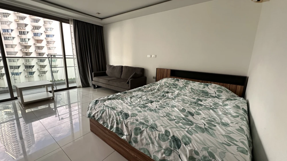 For sale: Wongamat Tower Condominium, ready to move in, sea view, beachfront, fully furnished, great amenities, don't miss out if you book+++