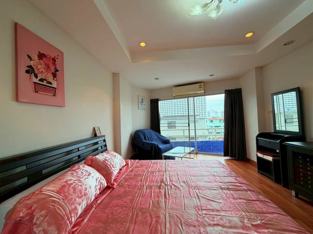 For sale, Jomtien Sea View Condominium 1, Building A, 4th floor, has basic furniture, must reserve this type.