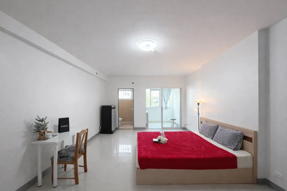 Selling a studio apartment at Supalai Park Srinakarin. It's clean, bright, and very livable. Interested? Book now!
