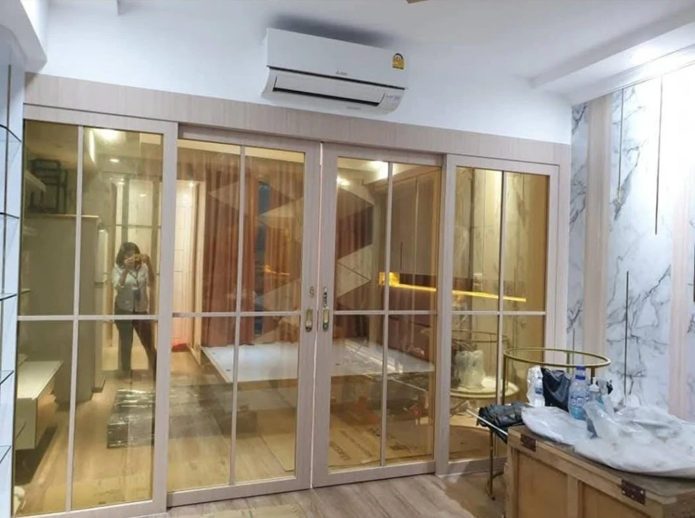 For Sale: Supalai River Place. Features stunning built-in furnishings and an incredibly spacious layout. Snap this up quickly!