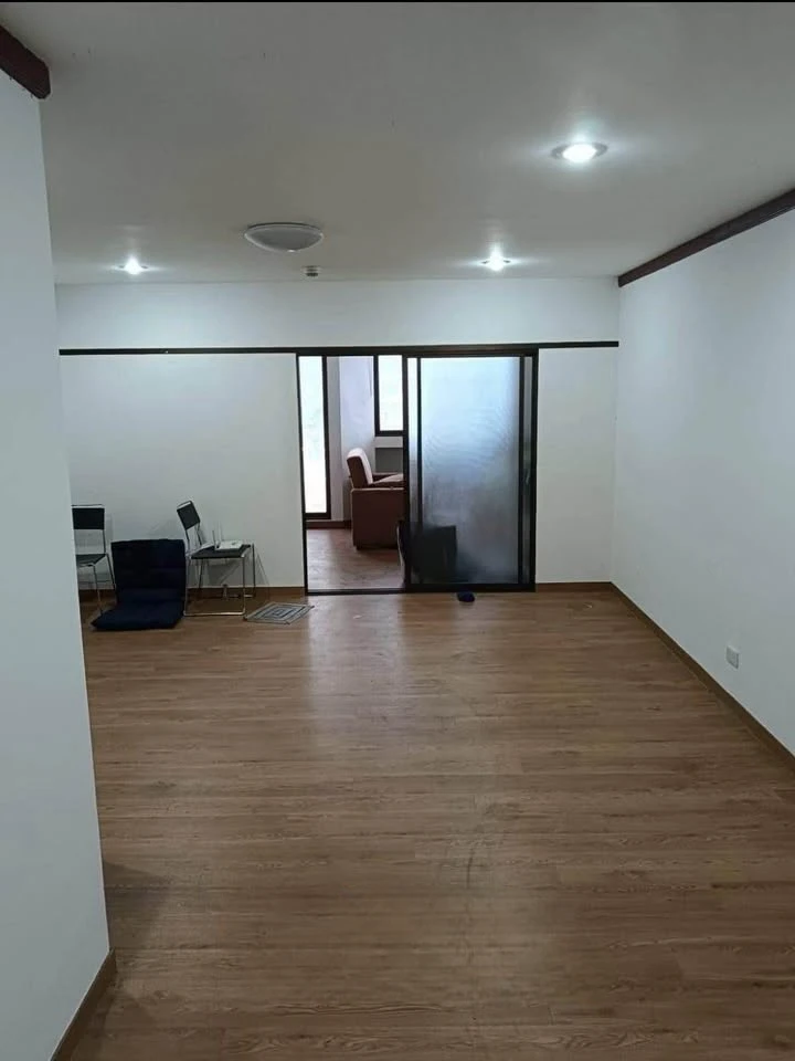 For sale: Supalai Place Sukhumvit 39, a very large usable area, very spacious, airy and open, beautiful city view, meets all needs.