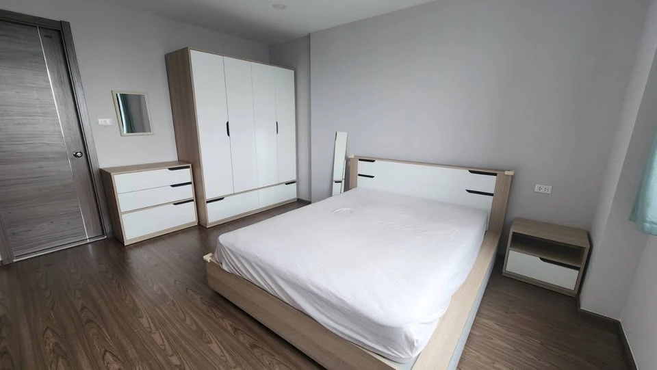 For sale: Artisan Ratchada, beautifully decorated room with complete furniture, just bring your suitcase and you're ready to move in.