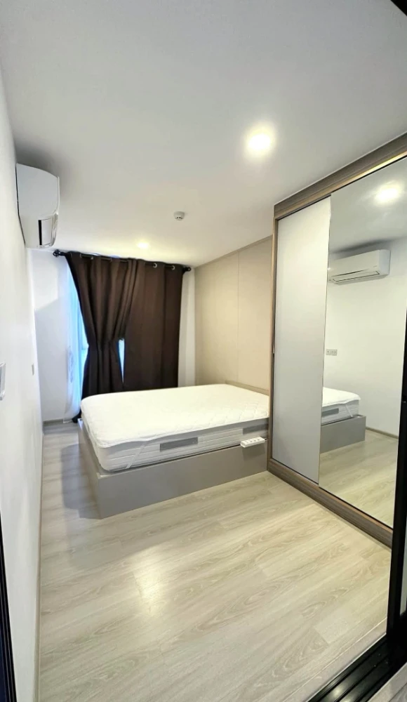 For sale: Kensington Phaholyothin 63. Morning sun, unobstructed BTS view, located at the end of the hallway on the top floor. Quiet and peaceful, near