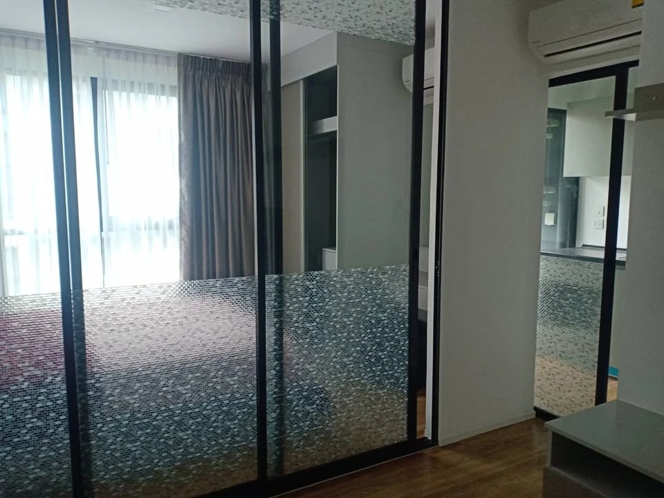 For sale: Kensington Laem Chabang - Sriracha, Building D, 6th floor, swimming pool view, free furniture and appliances. You will regret it if you miss