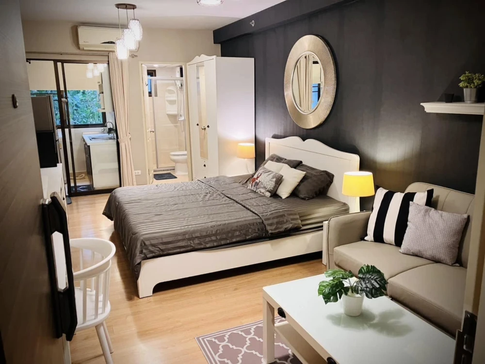 Urgent sale/rent: CONDO Supalai City Resort Ramkhamhaeng. Fully furnished and ready to move in. Completely finished in one place. Just bring your belo