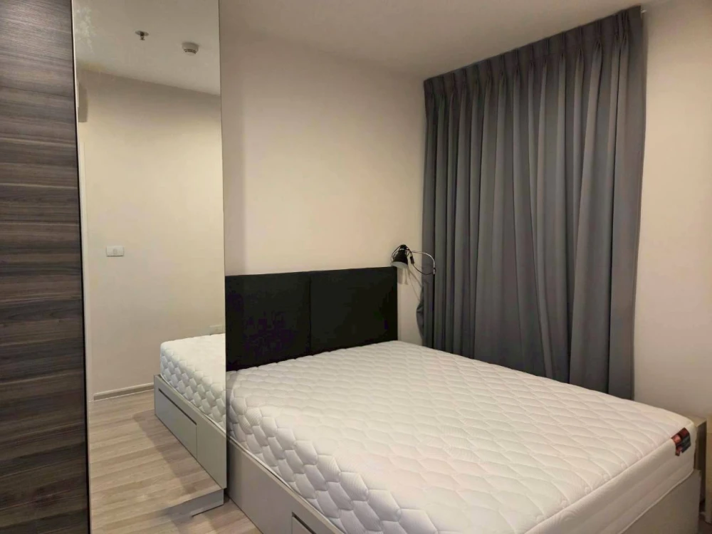 For sale: Centric Ratchada-Huai Khwang. Fully furnished with plenty of freebies. Book now!