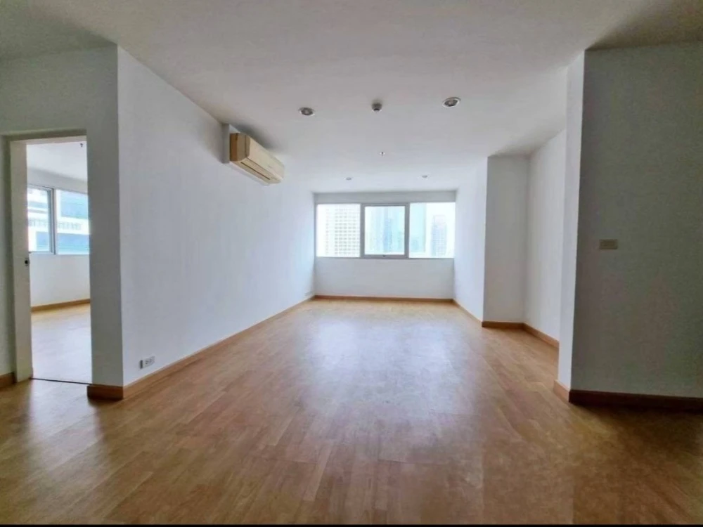 For sale: Saint Louis Grand Terrace, 15th floor, empty room, airy, spacious, comfortable, reserve now, don't miss out.