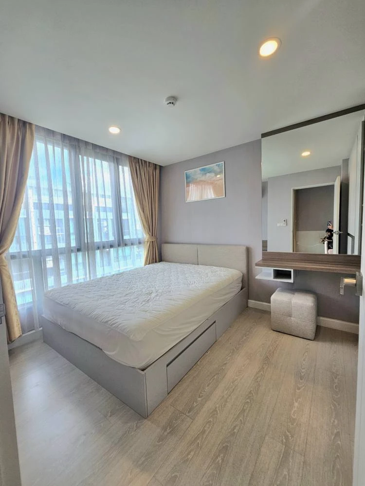 For sale: The Cube Plus Minburi, top floor, corner unit, open space, near fire escape, pool view, room doesn't get hot all day, don't miss out!