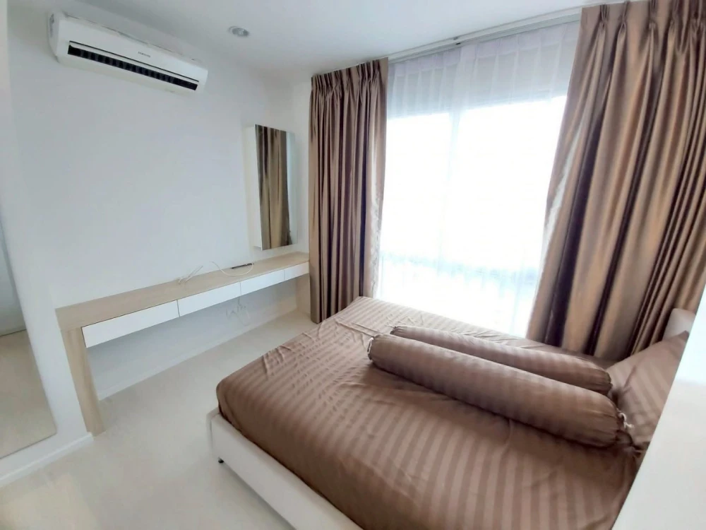 Selling a unit at The Prodigy Phetkasem 62. Located opposite the garbage room, a convenient short walk away. Close to the fire escape. Book now!