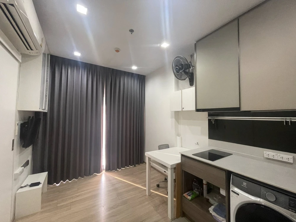 For sale: The Line Phahon-Pradipat, a clean, bright, and airy unit in a prime location on Phahonyothin Road. Ready to move in!