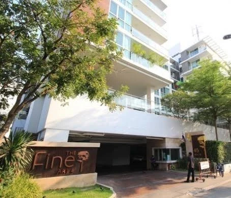 For sale: The Fine by Fine Home Ari 4, large room, comfortable, with built-in furniture, located on the 2nd floor, a special corner room, very quiet,