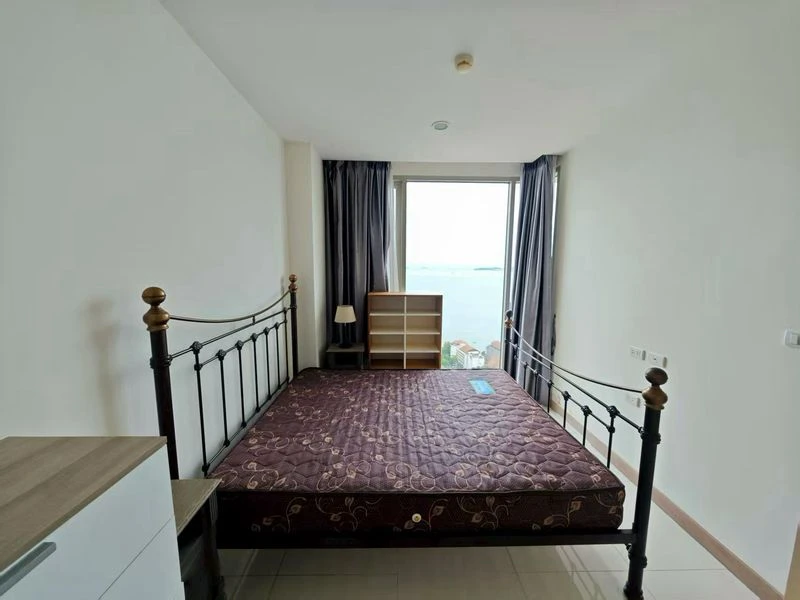 For sale: The Riviera Wongamat Beach (North Pattaya). The room is on a very high floor with a stunning sea view. If you don't reserve, you'll really m