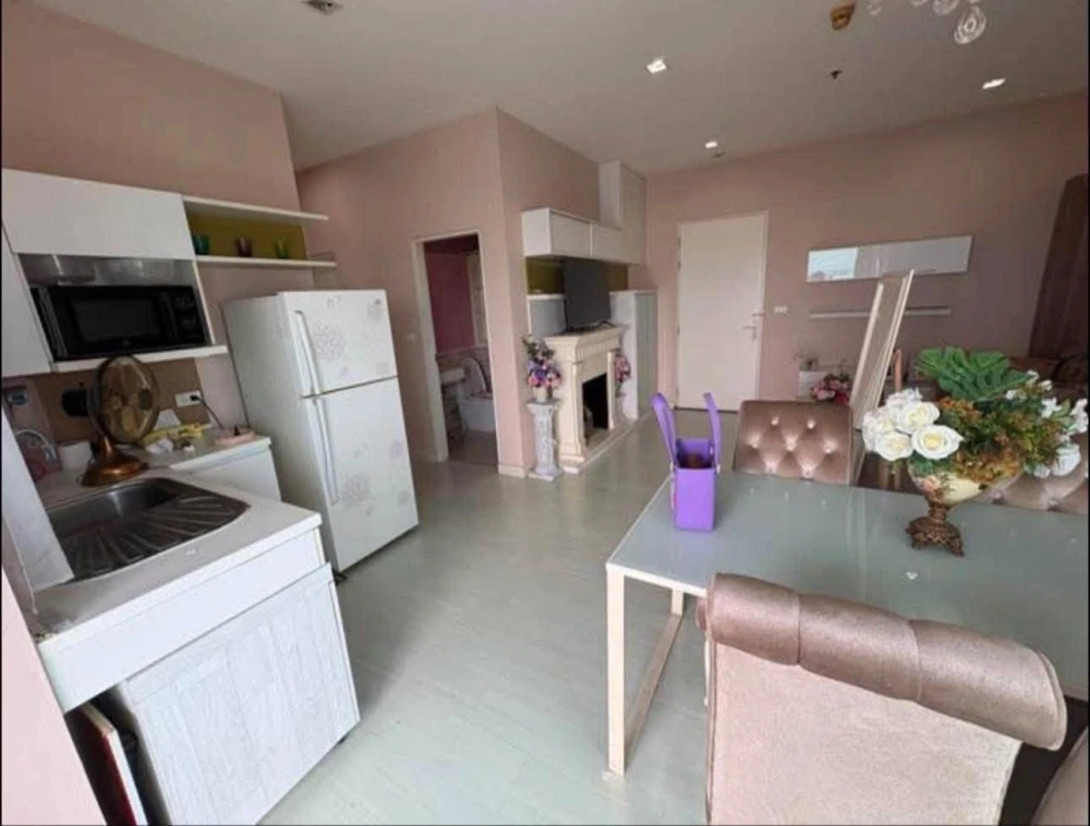 For sale: The Room Ratchada-Ladprao, corner unit, 20th floor, beautiful view, 61 sq m, with a balcony offering stunning views.