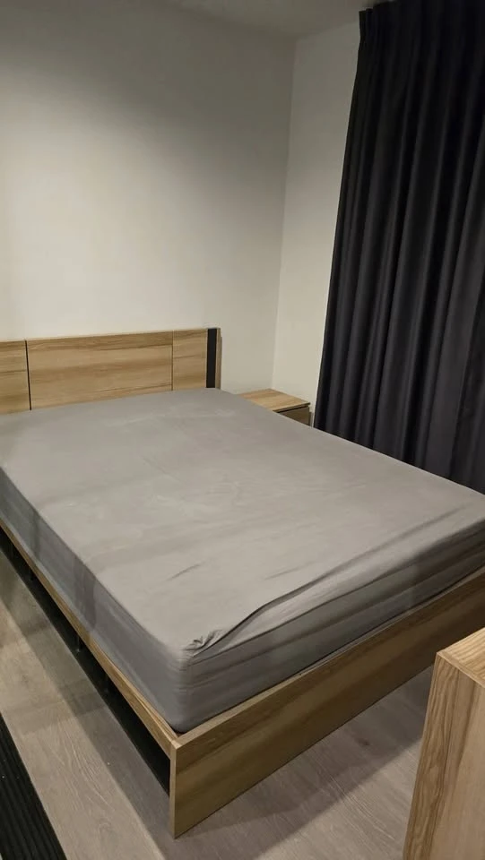 Selling The Base Phetkasem, 12th floor (12A), fully furnished with appliances. Move in now, don't wait!